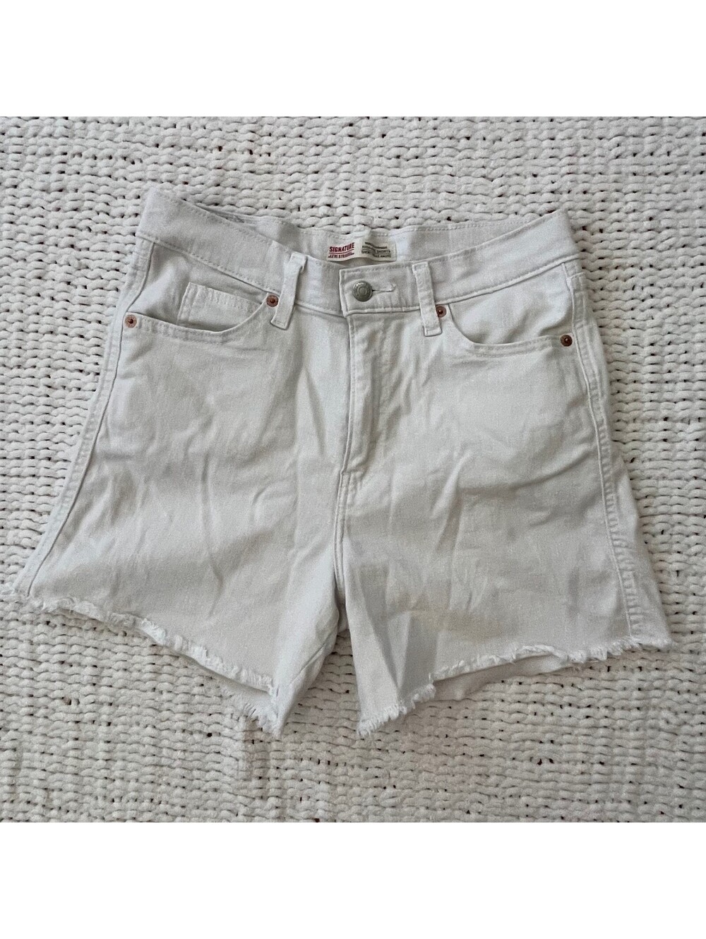 Levi's Womens White High-Rise Shorts - Size 28